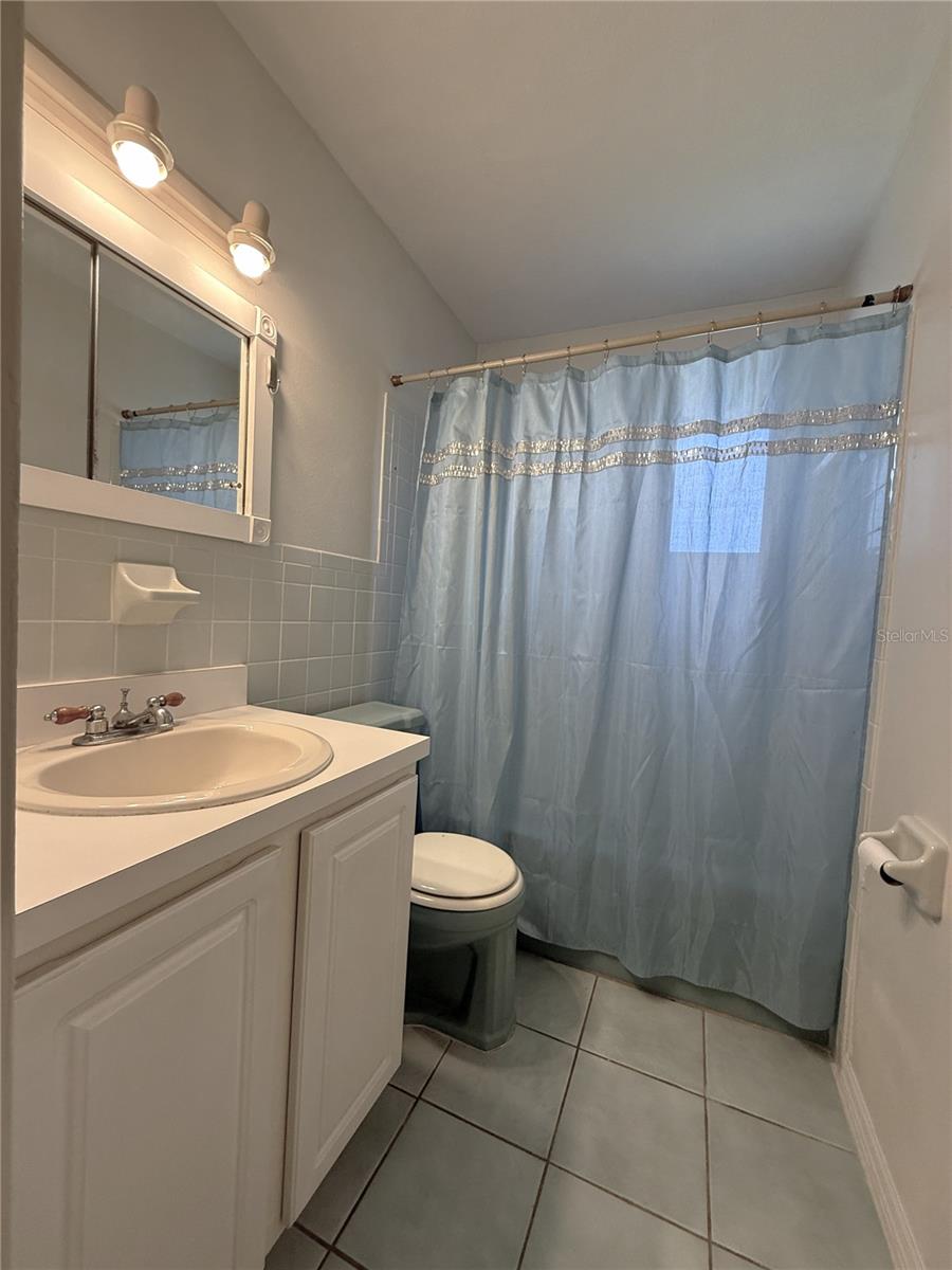 FLOR A MAR - Residential Lease