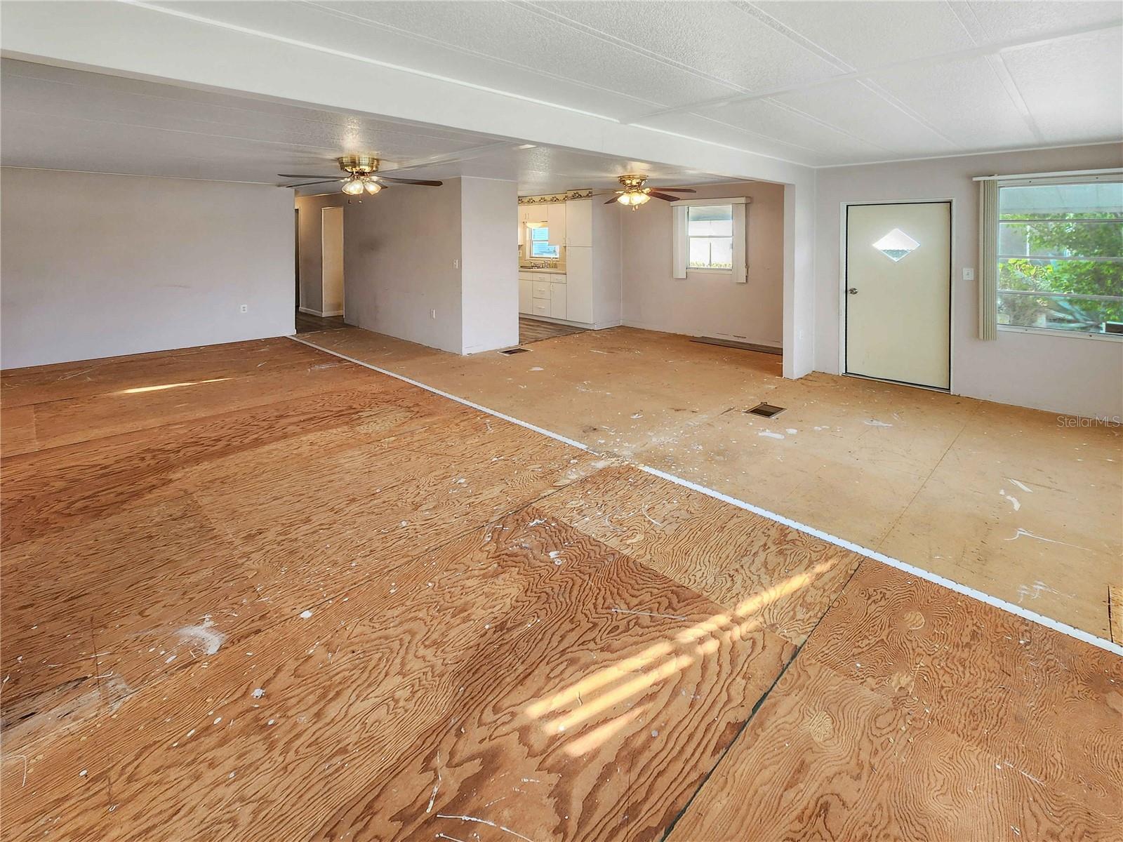 OAKWOOD MANOR - Residential