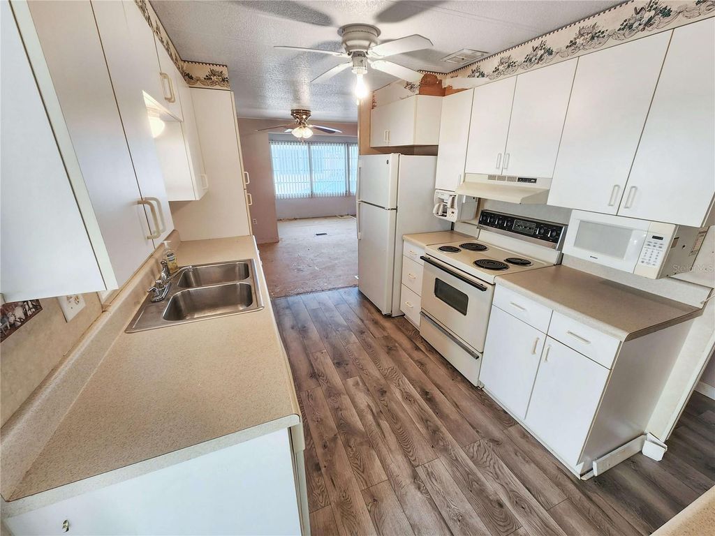 Photo of 3220 Sweet Gum Terrace, Sarasota, FL 34237 (MLS # A4686797)