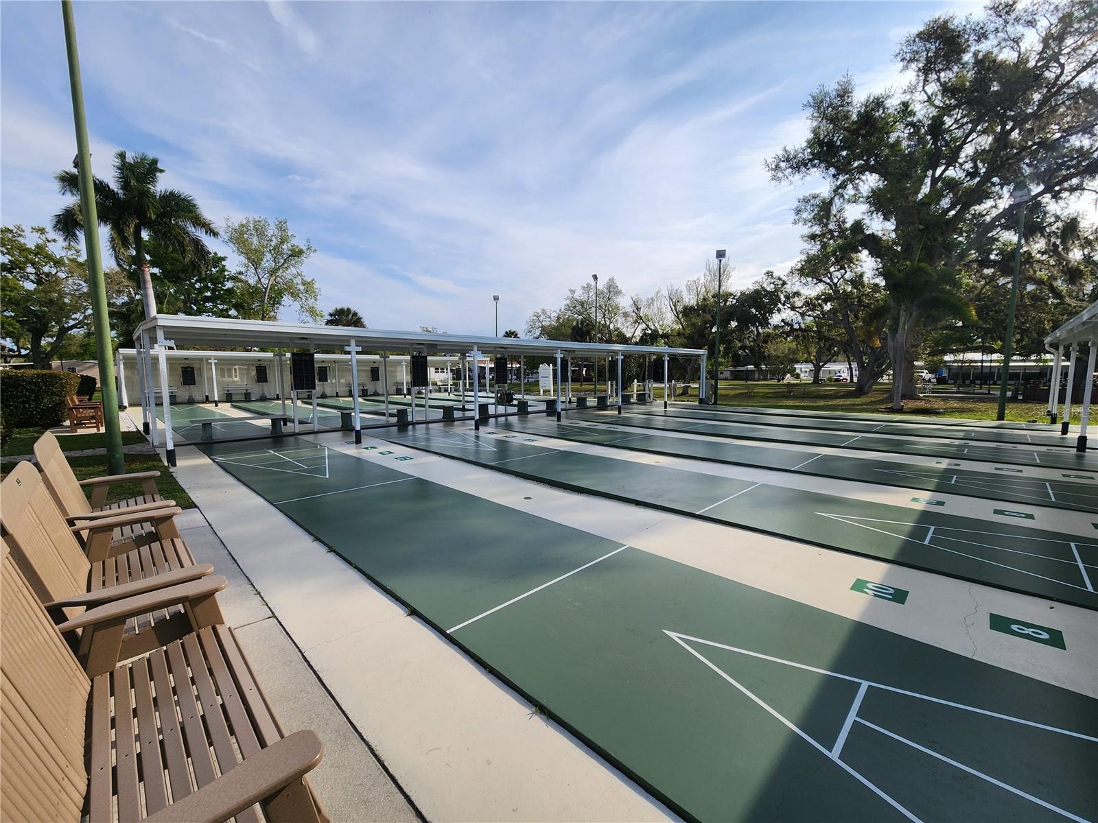 OAKWOOD MANOR - Residential