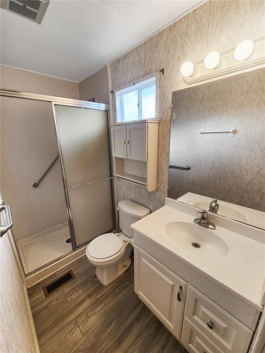 OAKWOOD MANOR - Residential