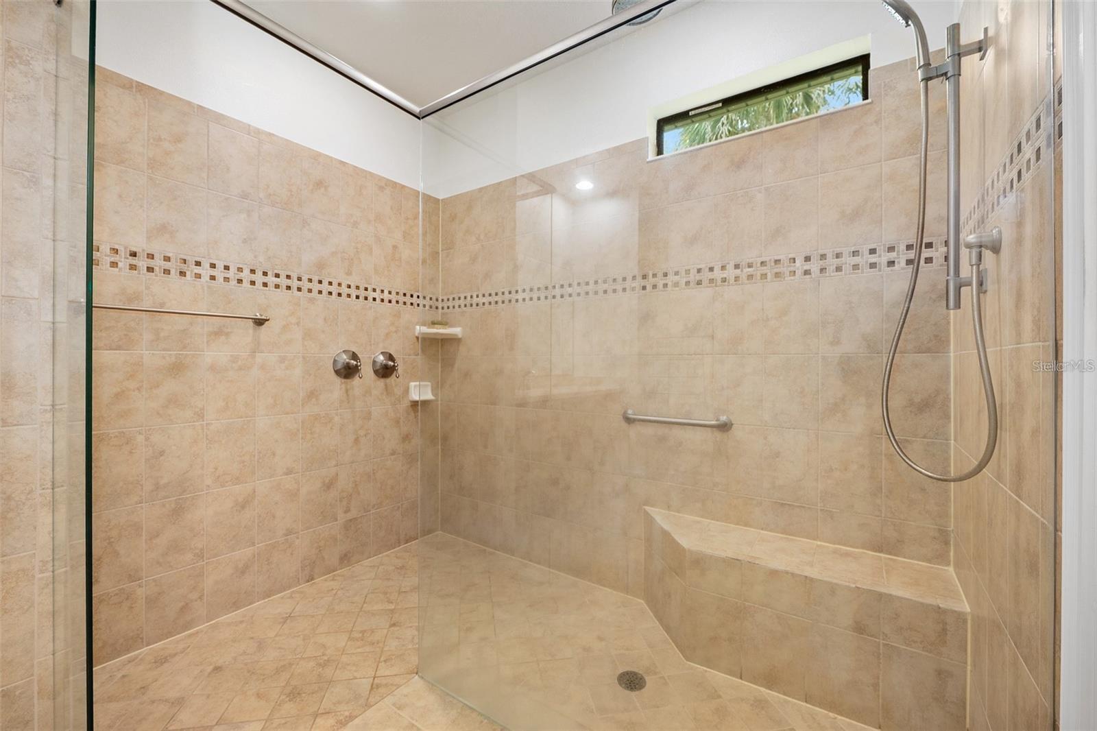 PLANTATION BAY PH 01A UNIT 01-6 - Residential Lease