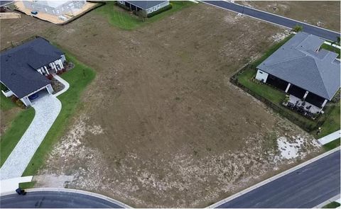 A home in AUBURNDALE