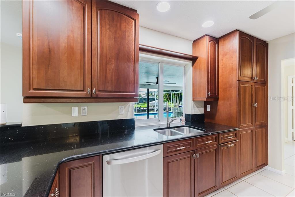 Search Properties for Sale 4 3319 SE 17TH AVENUE