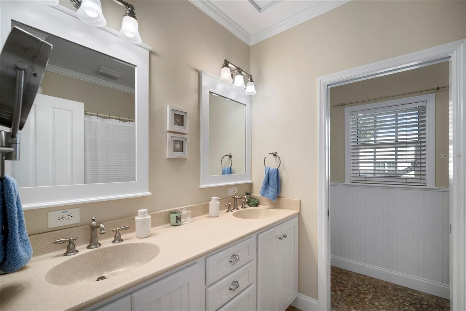 NORTH NEW SUBURB BEAUTIFUL - Residential