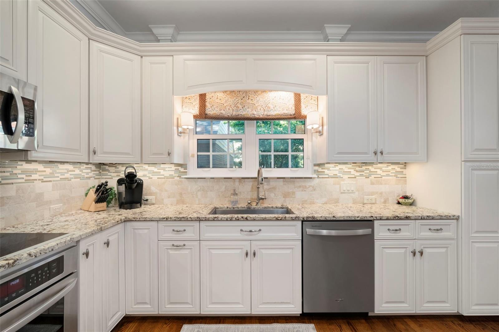 NORTH NEW SUBURB BEAUTIFUL - Residential