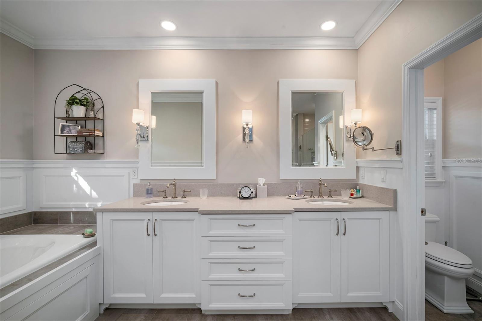 NORTH NEW SUBURB BEAUTIFUL - Residential