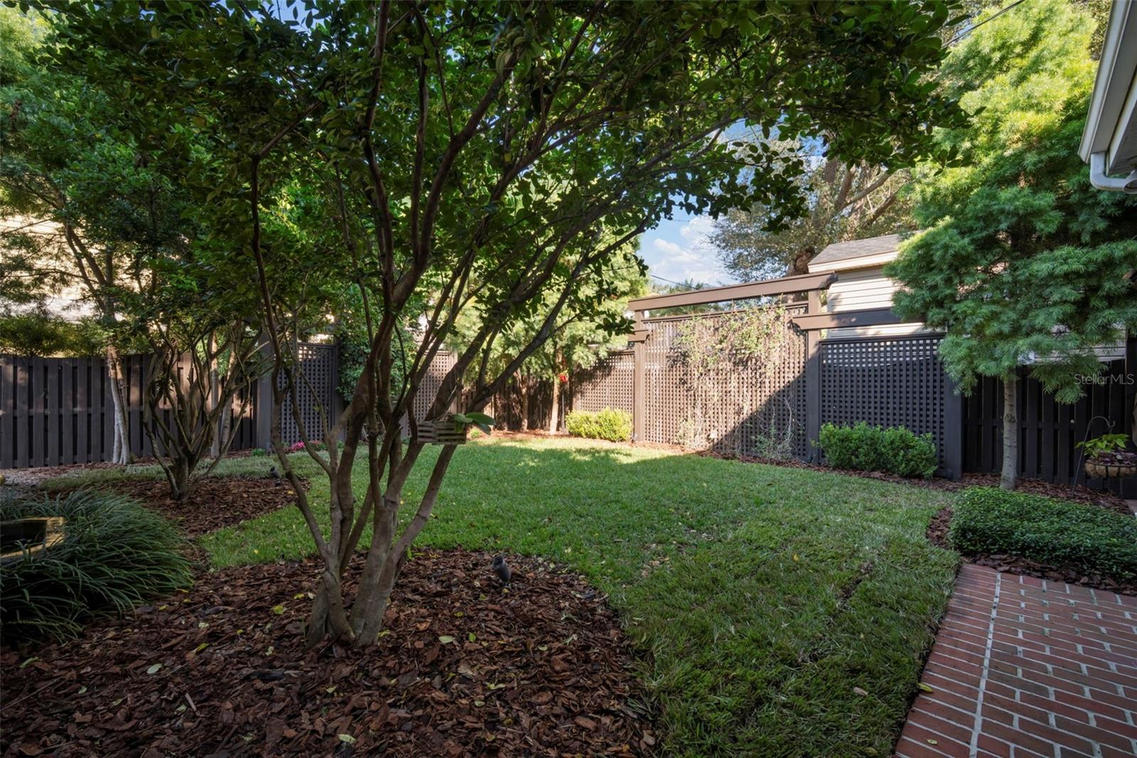 NORTH NEW SUBURB BEAUTIFUL - Residential