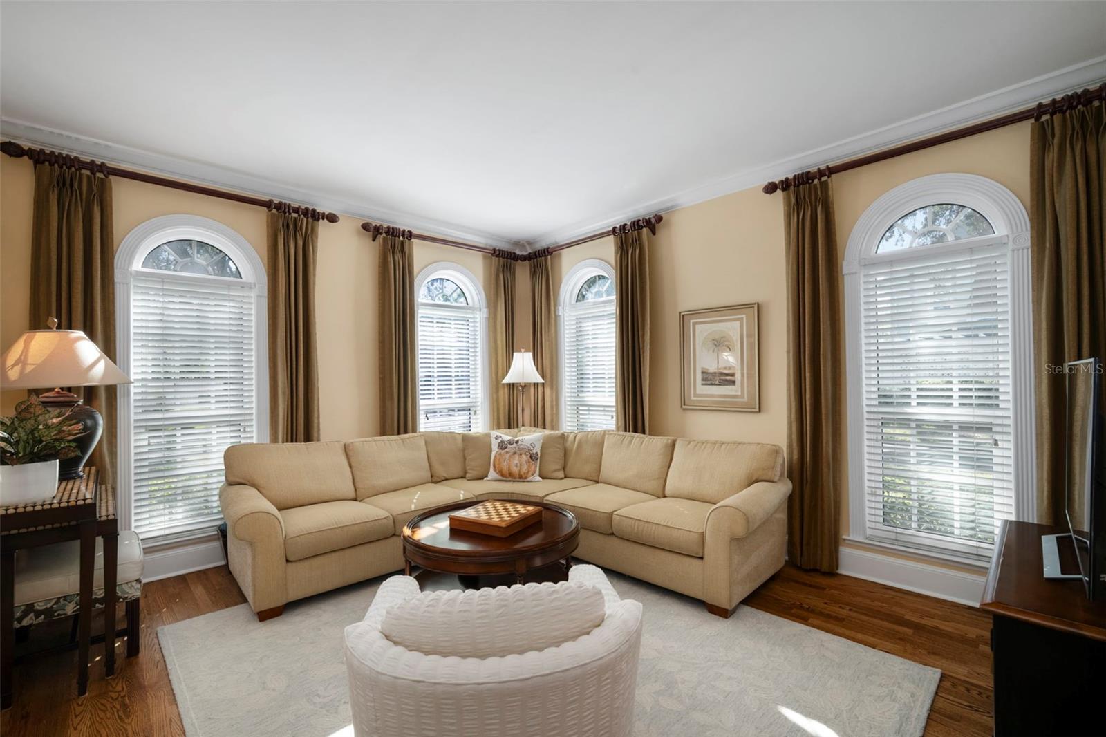 NORTH NEW SUBURB BEAUTIFUL - Residential