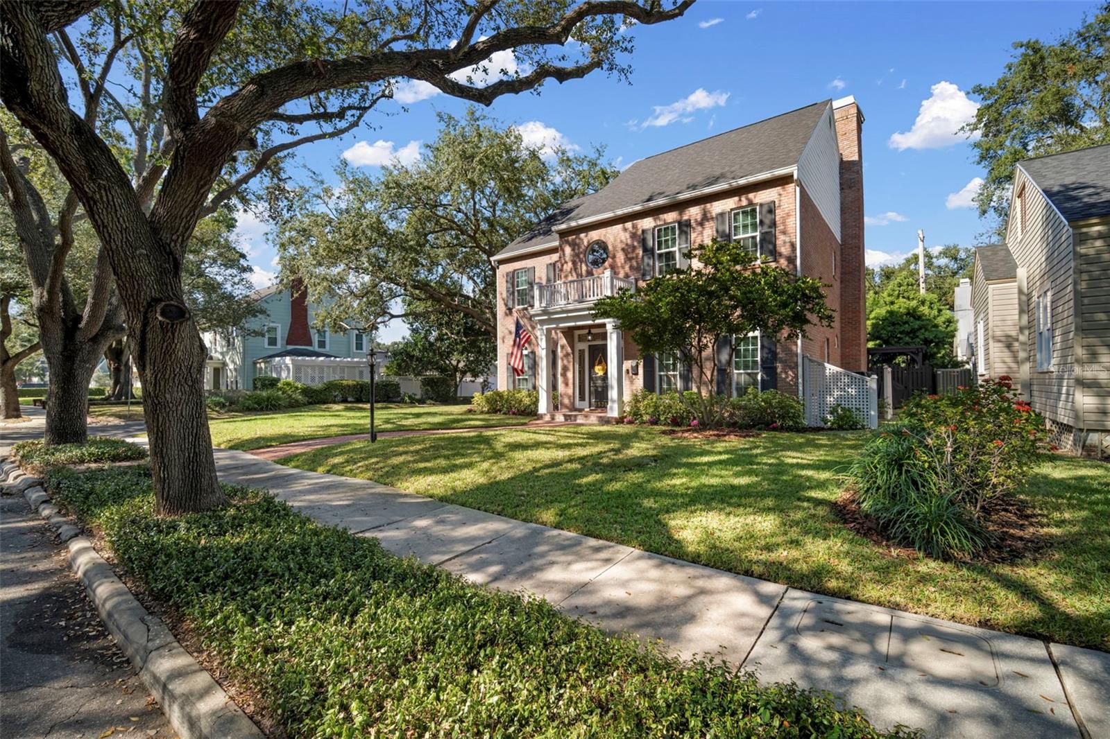 NORTH NEW SUBURB BEAUTIFUL - Residential