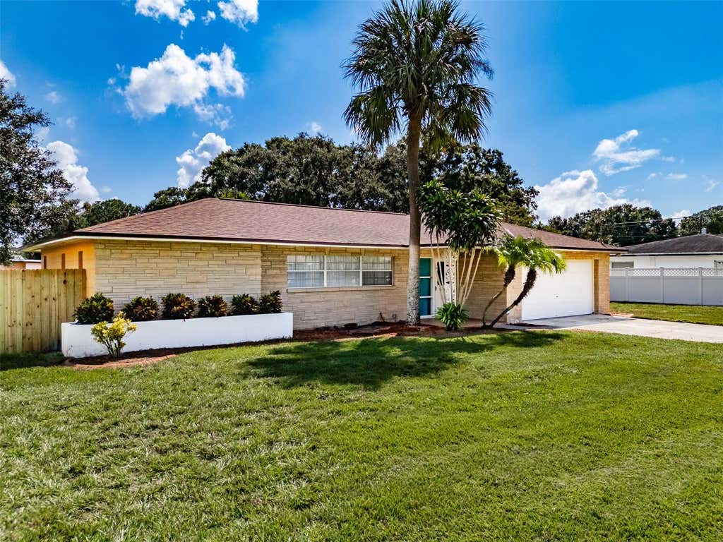 Photo of 5004 S Hesperides Street, Tampa, FL 33611 (MLS # TB8534243)
