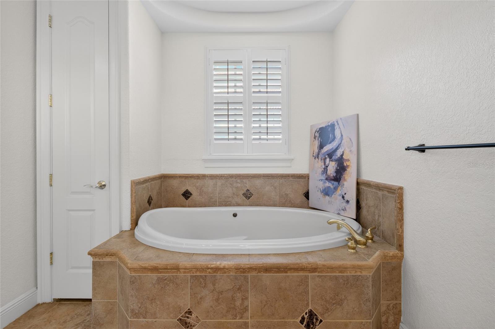 KEENES POINTE - Residential