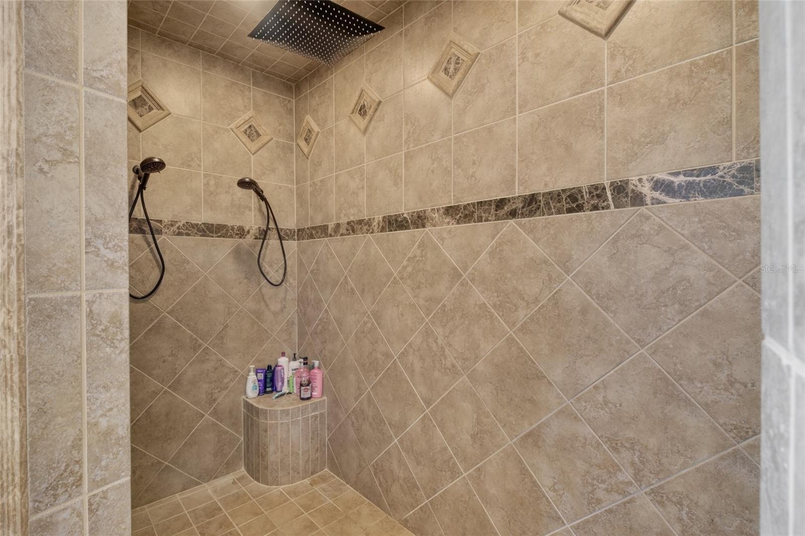 KEENES POINTE - Residential