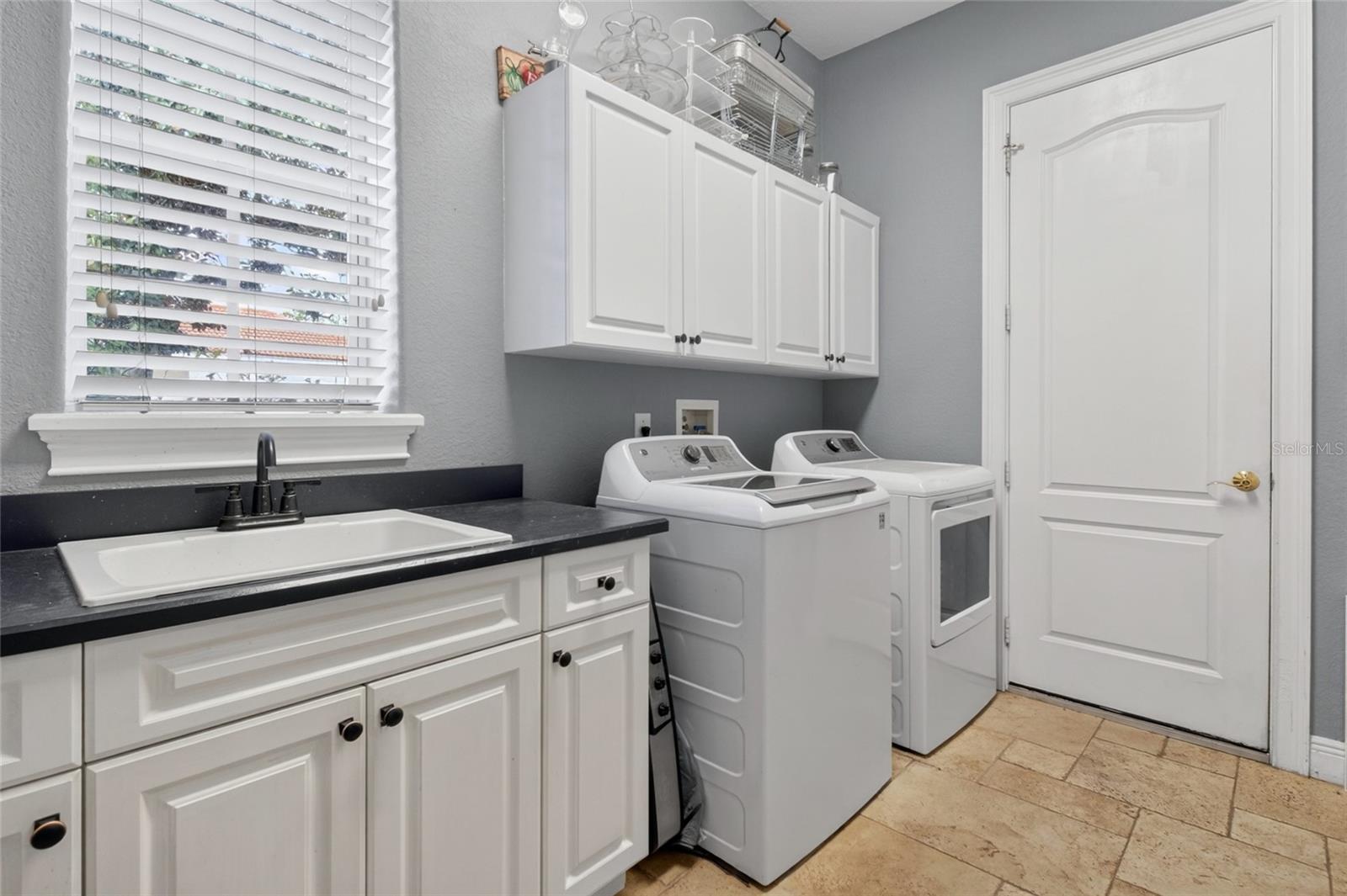 KEENES POINTE - Residential