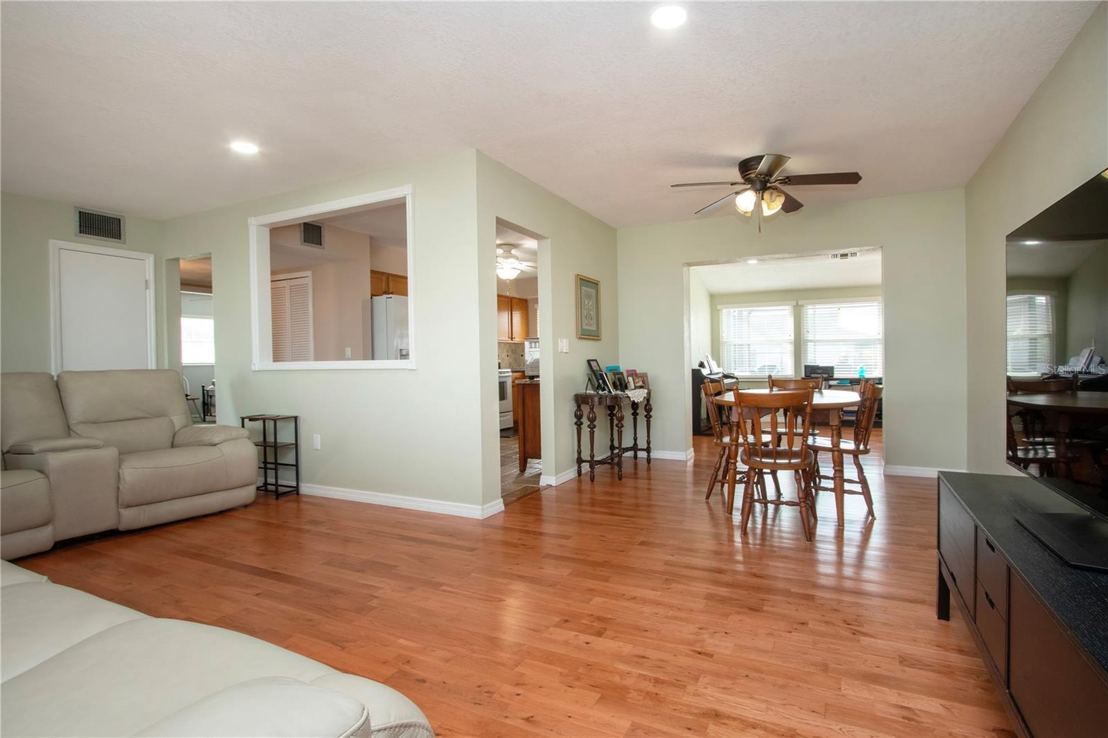 DEL WEBBS SUN CITY FLORIDA UN - Residential