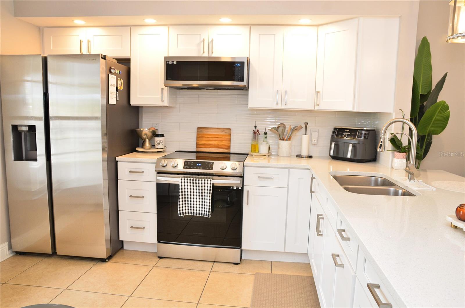 LAKEWOOD AT MEADOW WOODS PH 01 - Residential
