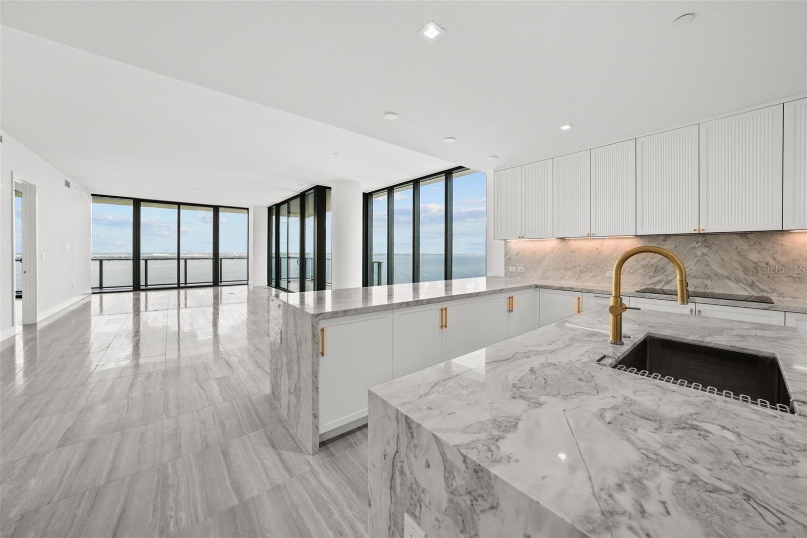 RITZ-CARLTON RESIDENCES - Residential