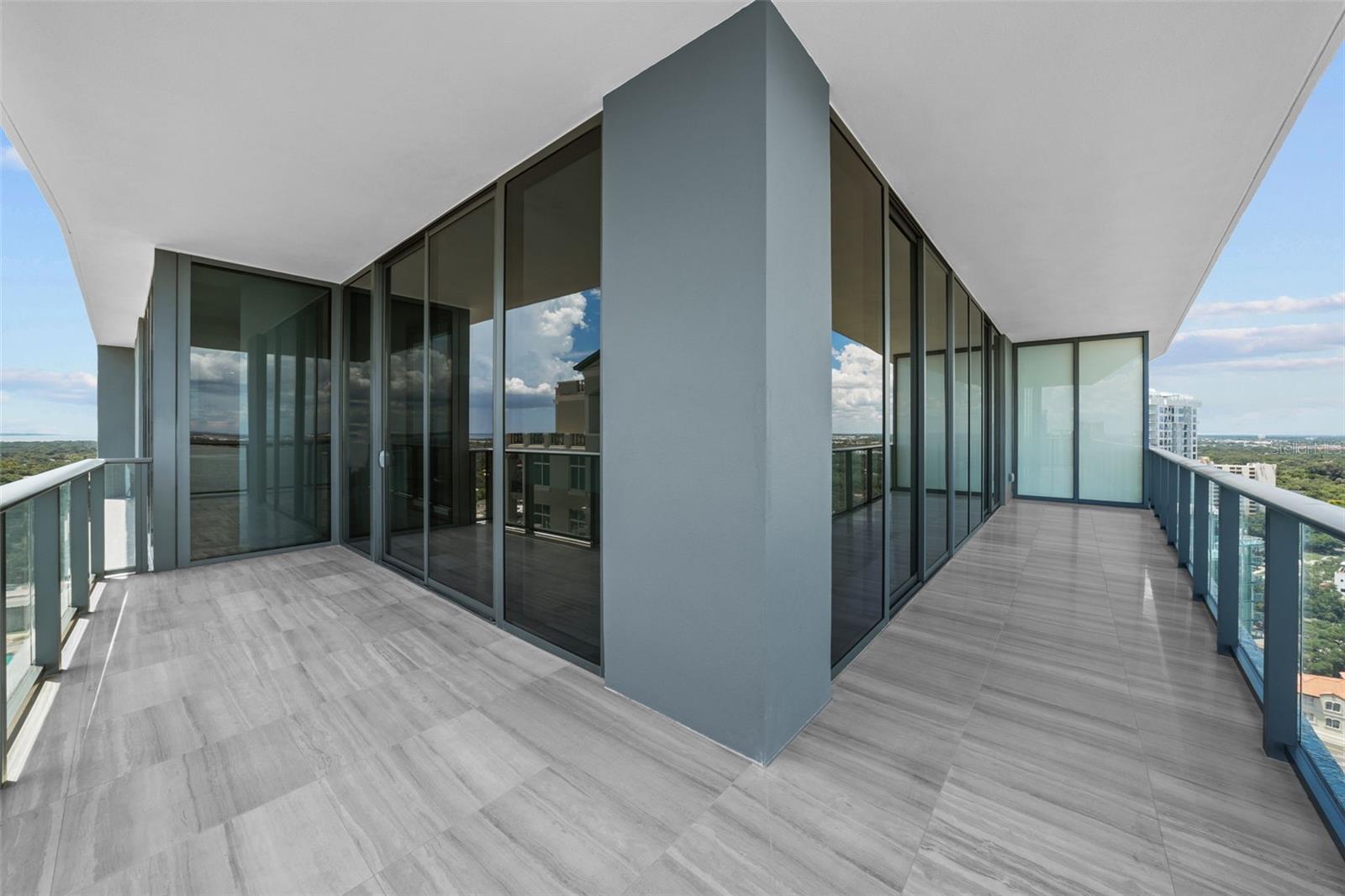 RITZ-CARLTON RESIDENCES - Residential