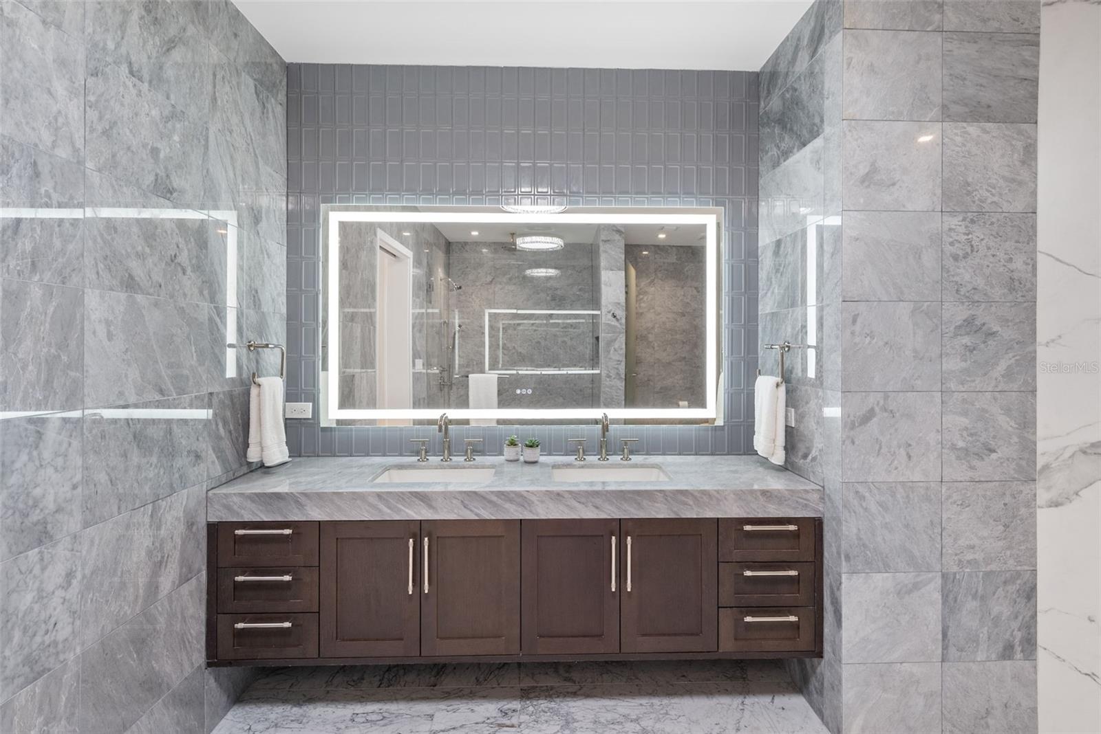 RITZ-CARLTON RESIDENCES - Residential