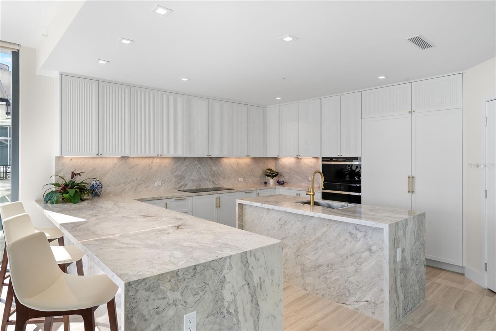 RITZ-CARLTON RESIDENCES - Residential