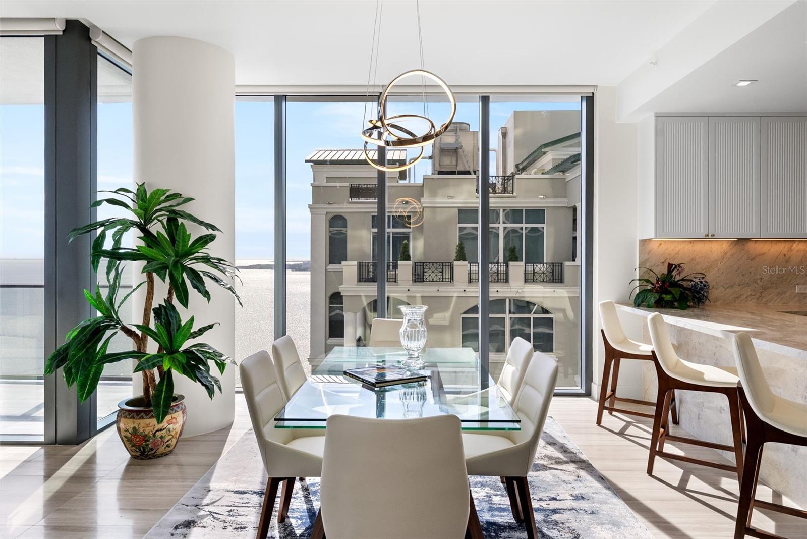 RITZ-CARLTON RESIDENCES - Residential