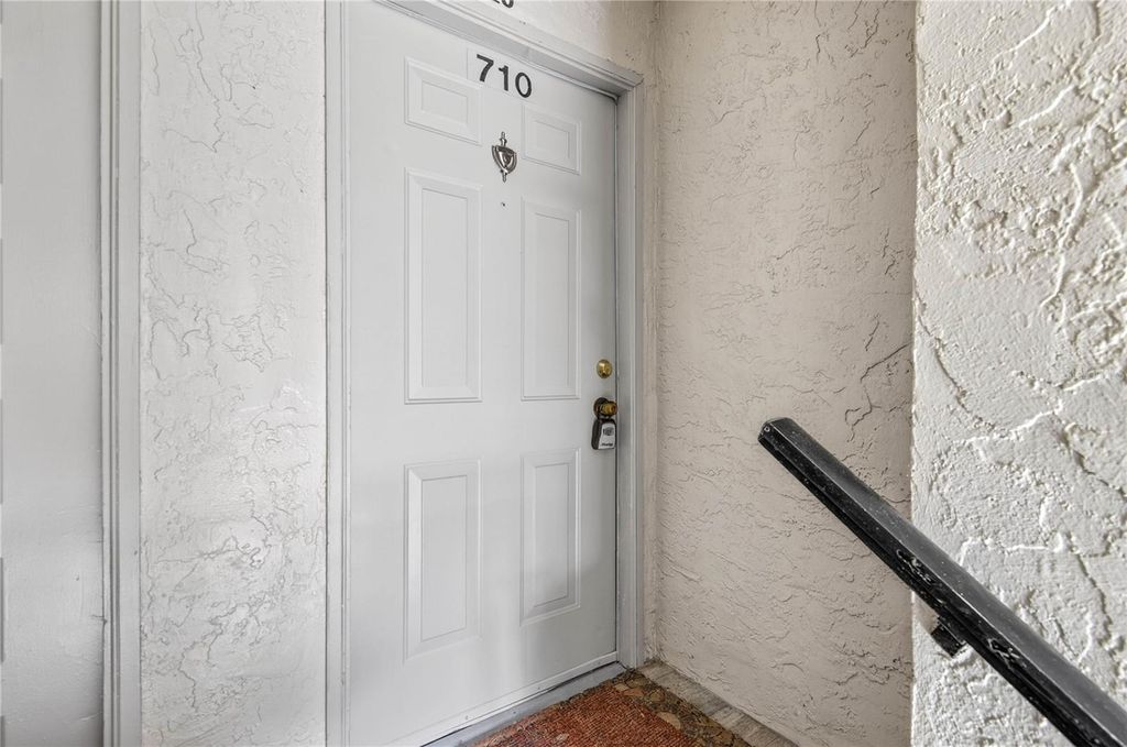 Photo of 14452 Reuter Strasse Cir #710, Tampa, FL 33613 (MLS # TB8512029)