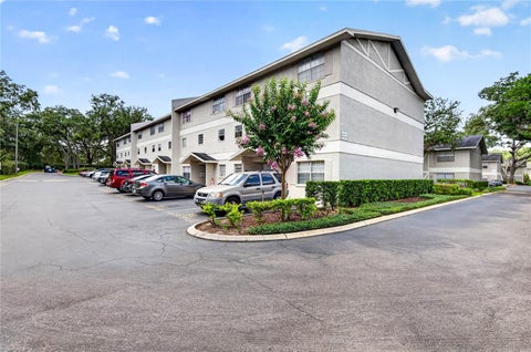 Photo of 14452 Reuter Strasse Cir #710, Tampa, FL 33613 (MLS # TB8512029)