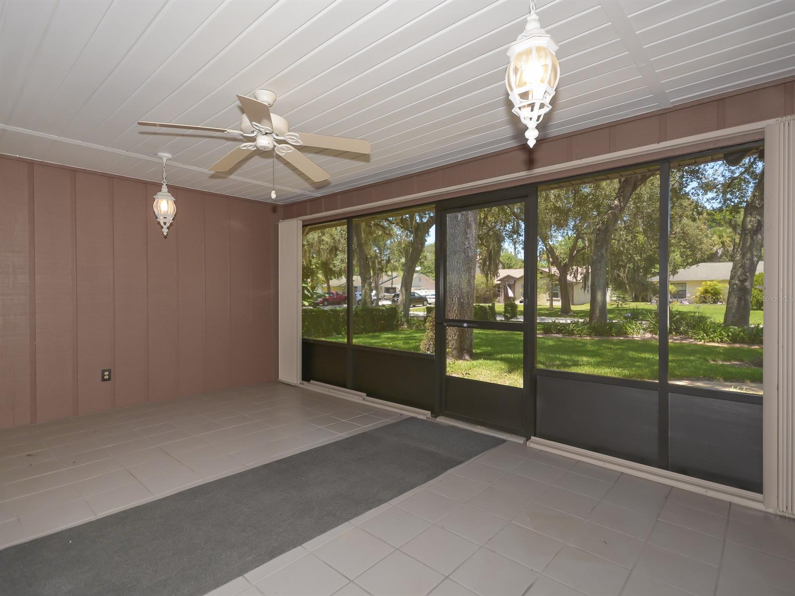 Florida Shores 01 - Residential