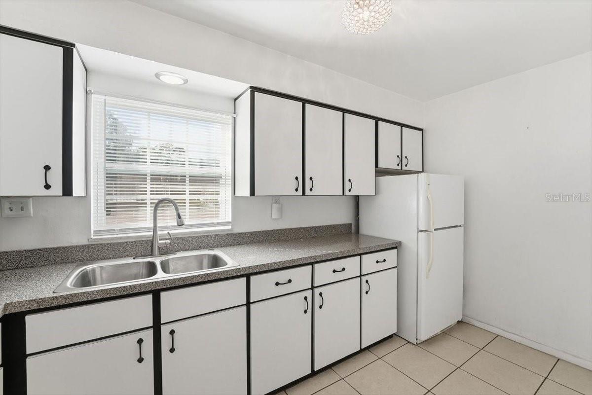 COLONIES - Residential Lease