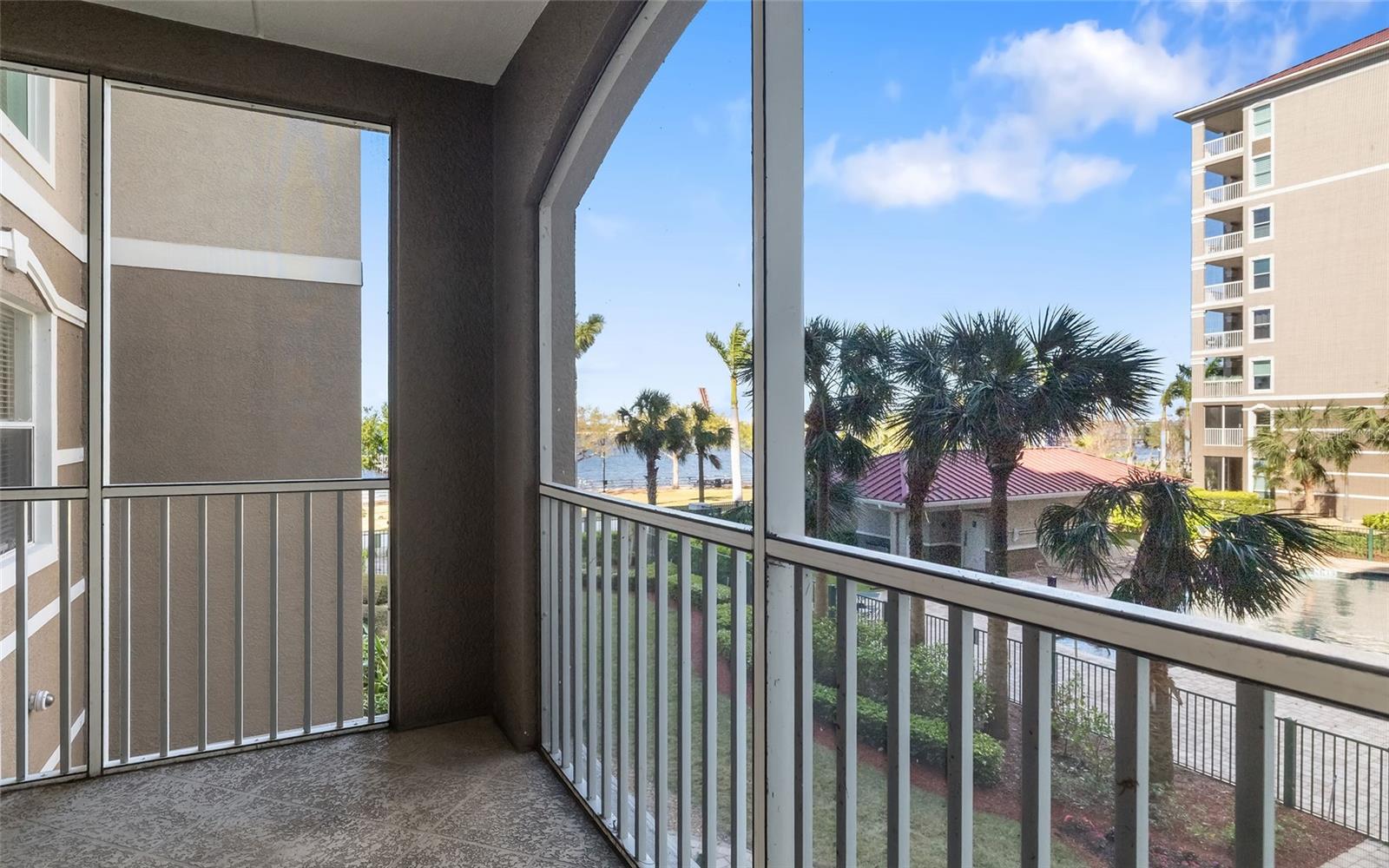 RIVER DANCE - Residential