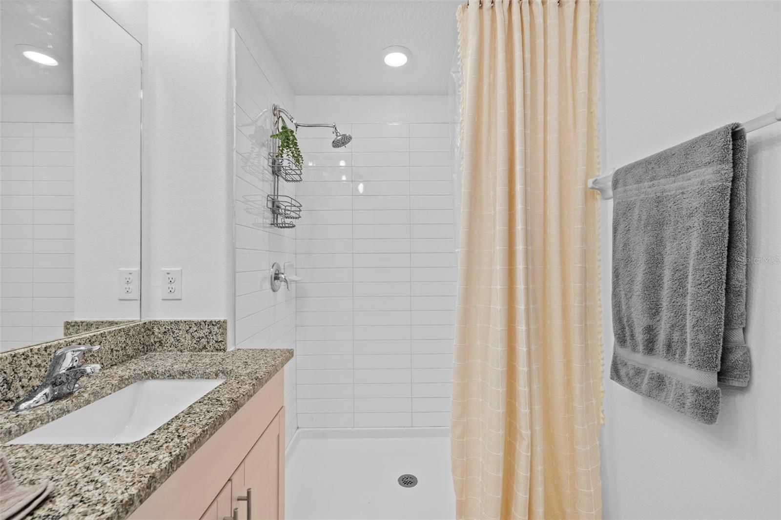 BERRY BAY SUB - Residential Lease