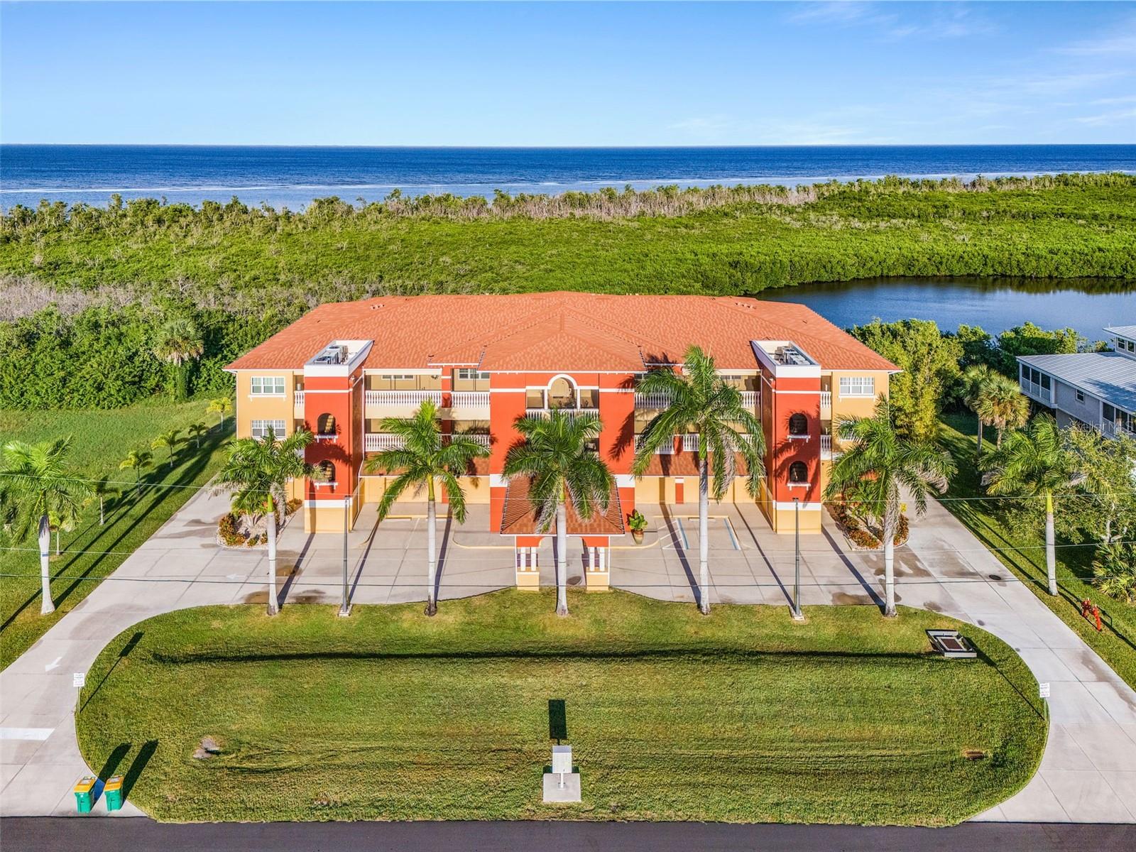 VILLA TUSCANY/BURNT STORE LAKES - Residential