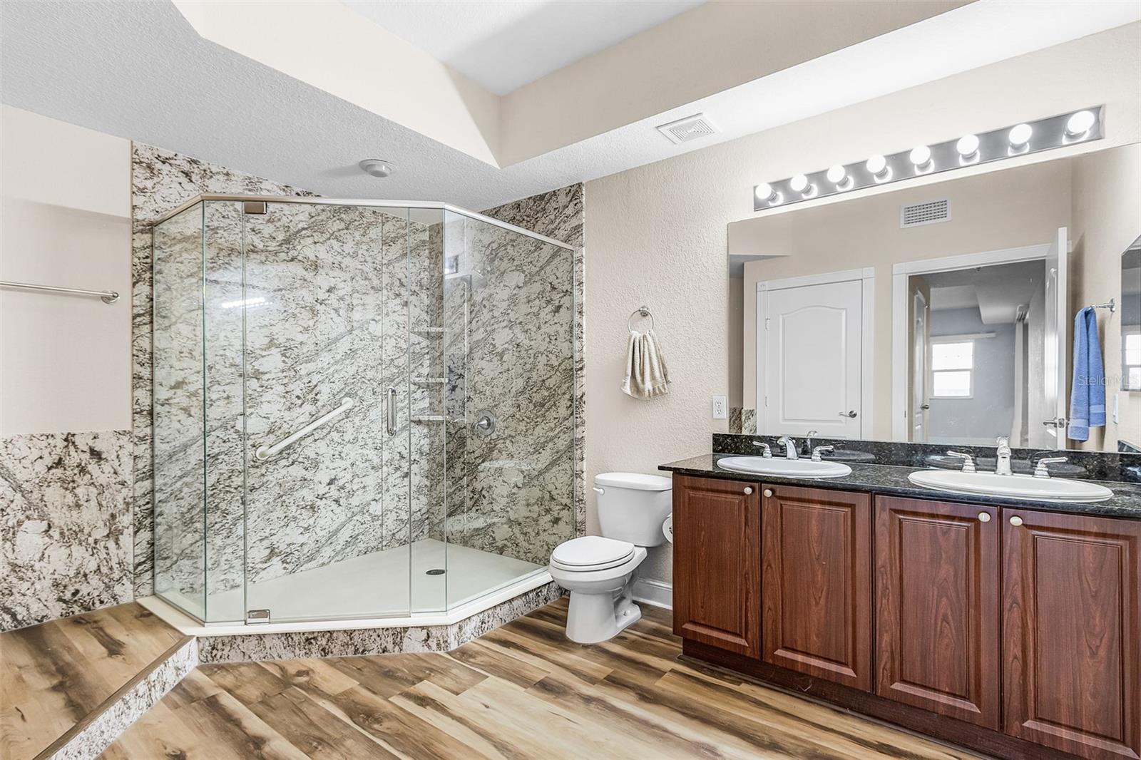 VILLA TUSCANY/BURNT STORE LAKES - Residential