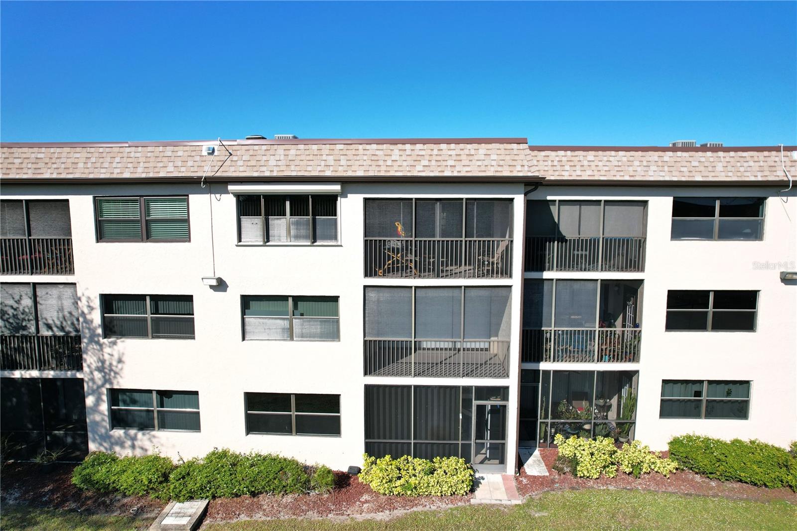 SANDHILL PINES BLDG 02 - Residential Lease