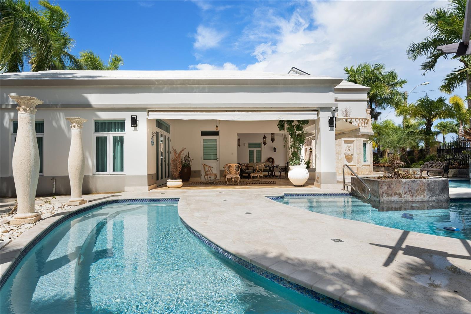 PASEO LAS PALMAS - Residential