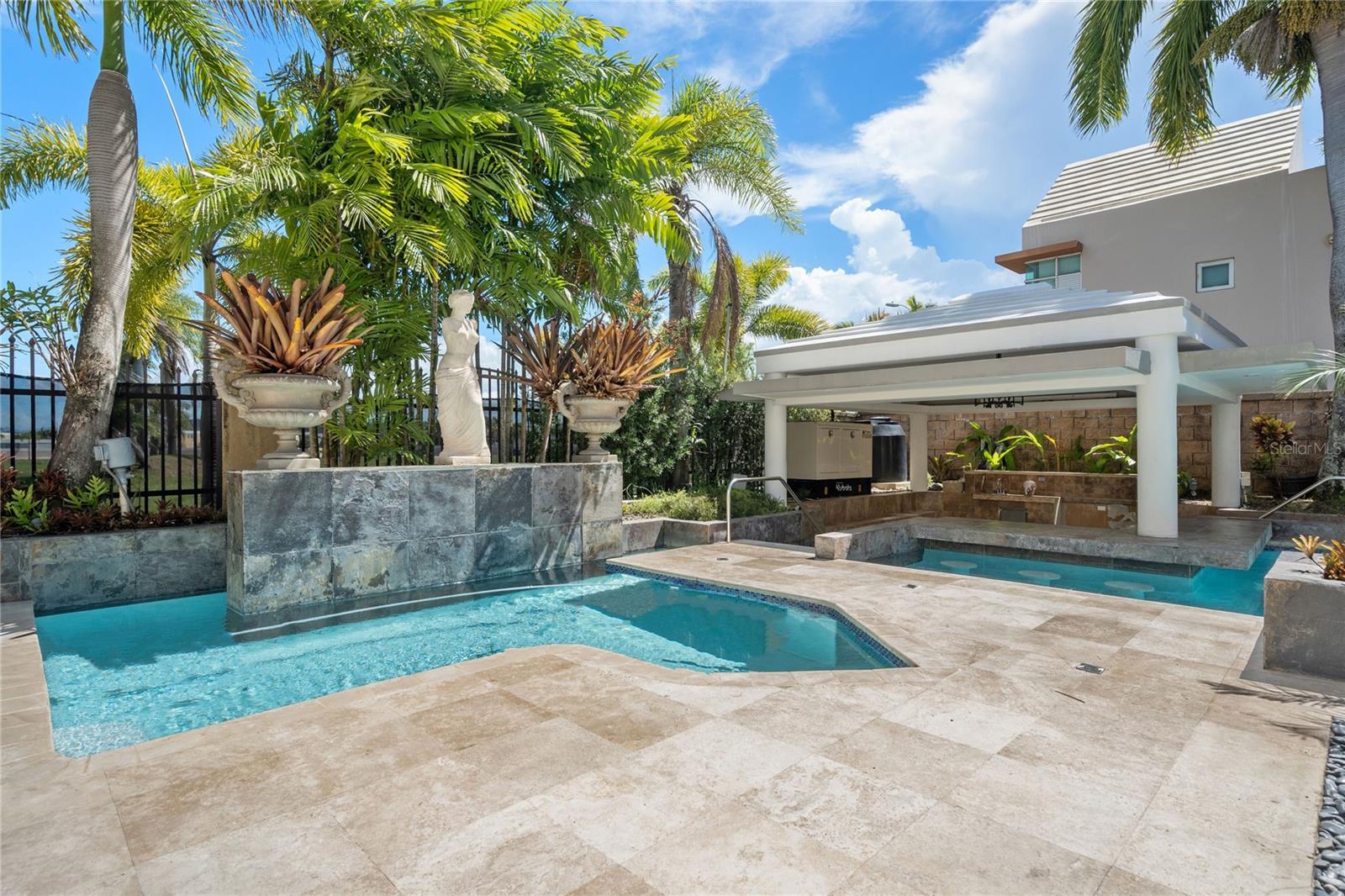 PASEO LAS PALMAS - Residential
