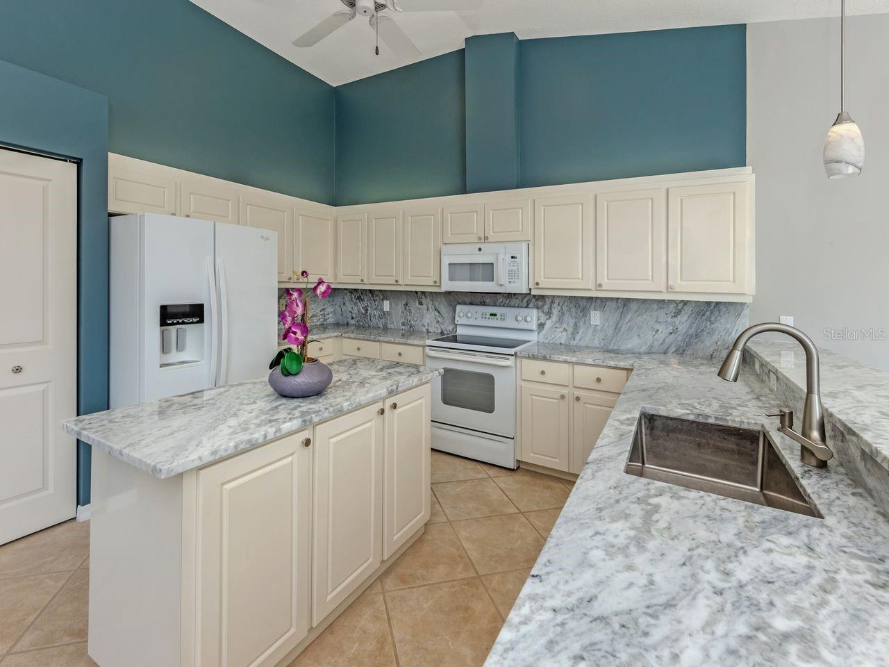 THE LAKES OF JACARANDA - Residential
