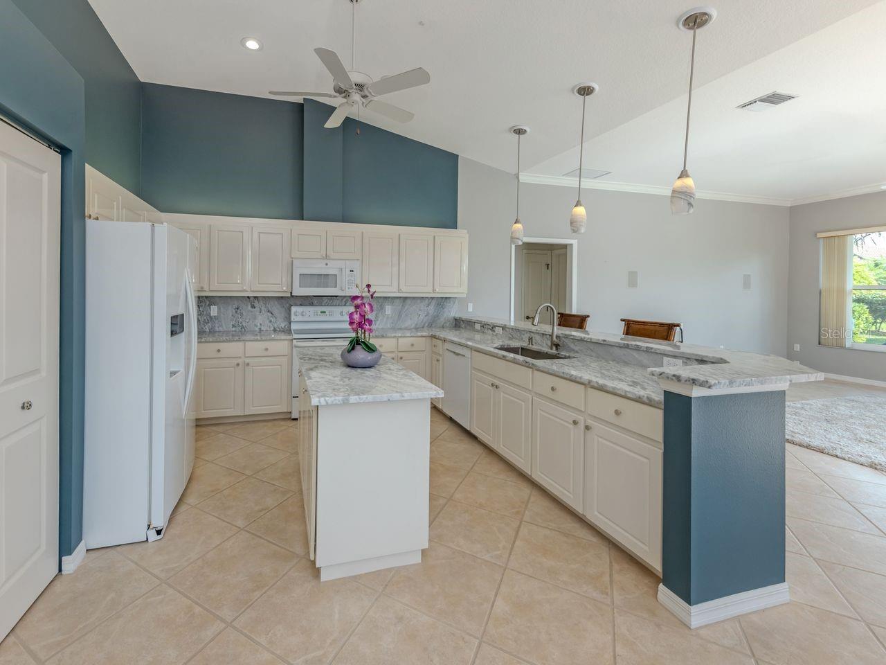 THE LAKES OF JACARANDA - Residential
