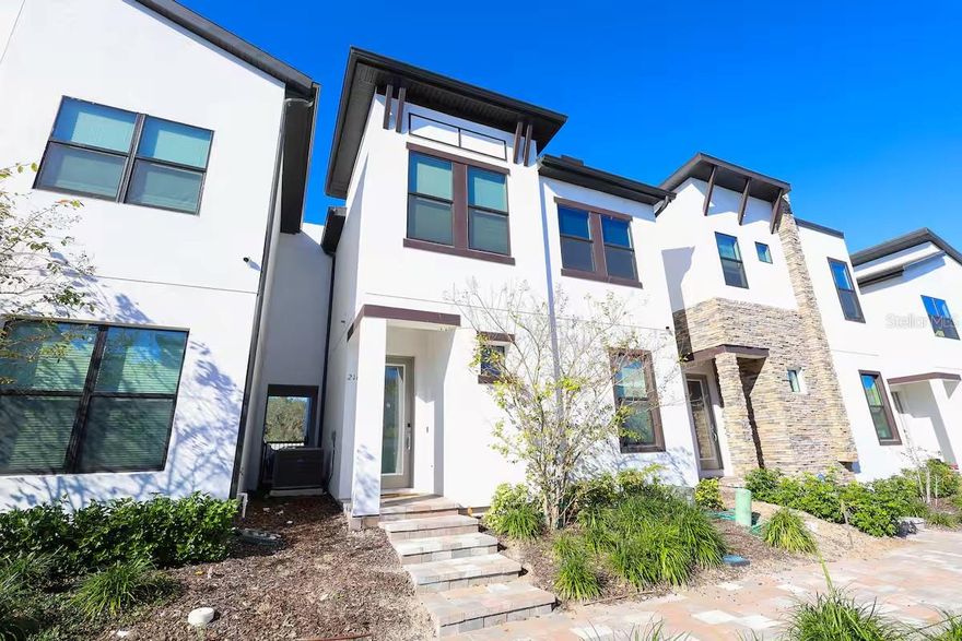 Townhouse available for rent in the Villa Domani condominium, combining comfort, practicality, and leisure in a welcoming environment. This charming residence features 4 bedrooms and 3 bathrooms, as well as a private pool, ideal for moments of rest and fun.

Located just minutes from the magic of Disney, the property offers the perfect setting to create special memories with family and friends. On the ground floor, the property has a modern kitchen integrated with the living room, as well as a bedroom with a full bathroom. The large sliding doors provide direct access to the private patio with a pool, bringing more light and integration between the spaces.

Upstairs, there is a cozy loft, the spacious master suite with a private bathroom, two themed bedrooms, and a third full bathroom. Located in a gated community, the townhouse is close to shopping centers, restaurants, and approximately 15 minutes from Walt Disney World.

Contact us and schedule your visit.