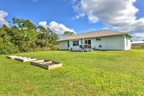 A home in PORT CHARLOTTE