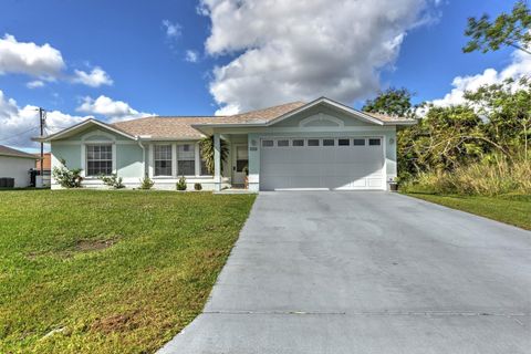 A home in PORT CHARLOTTE