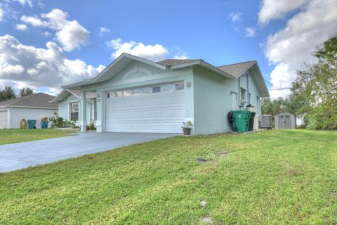 A home in PORT CHARLOTTE