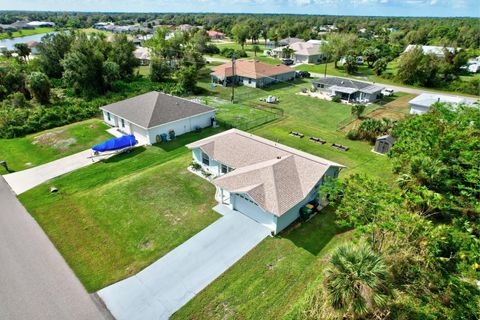 A home in PORT CHARLOTTE