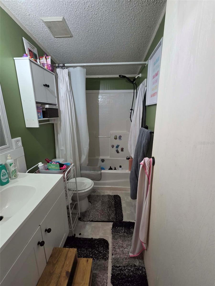 THAT PART OF W1/2 OF SE1/4 OF SE1/4 OF SE1/4 LYING - Residential