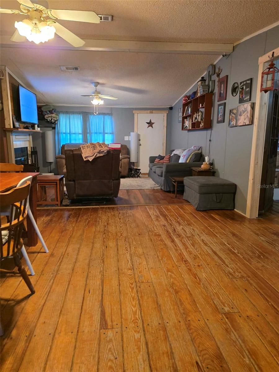 THAT PART OF W1/2 OF SE1/4 OF SE1/4 OF SE1/4 LYING - Residential