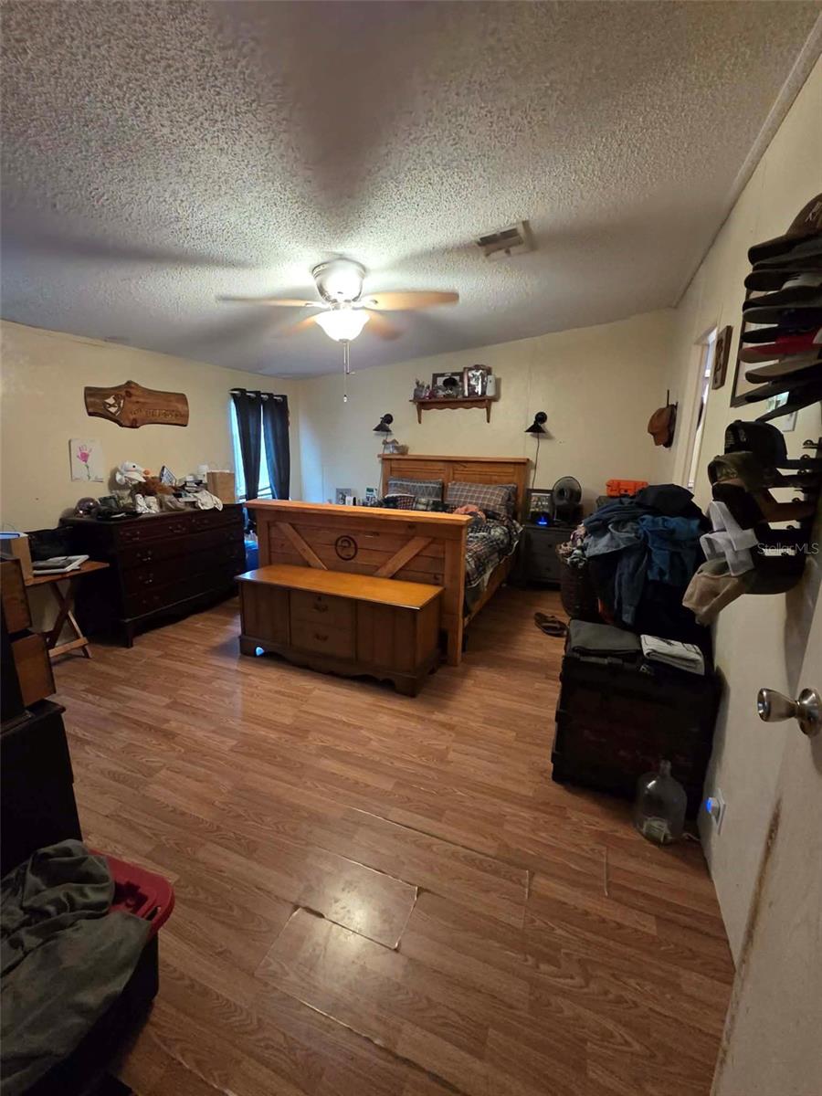 THAT PART OF W1/2 OF SE1/4 OF SE1/4 OF SE1/4 LYING - Residential