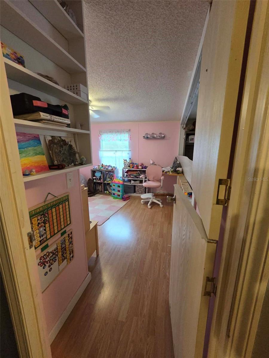 THAT PART OF W1/2 OF SE1/4 OF SE1/4 OF SE1/4 LYING - Residential