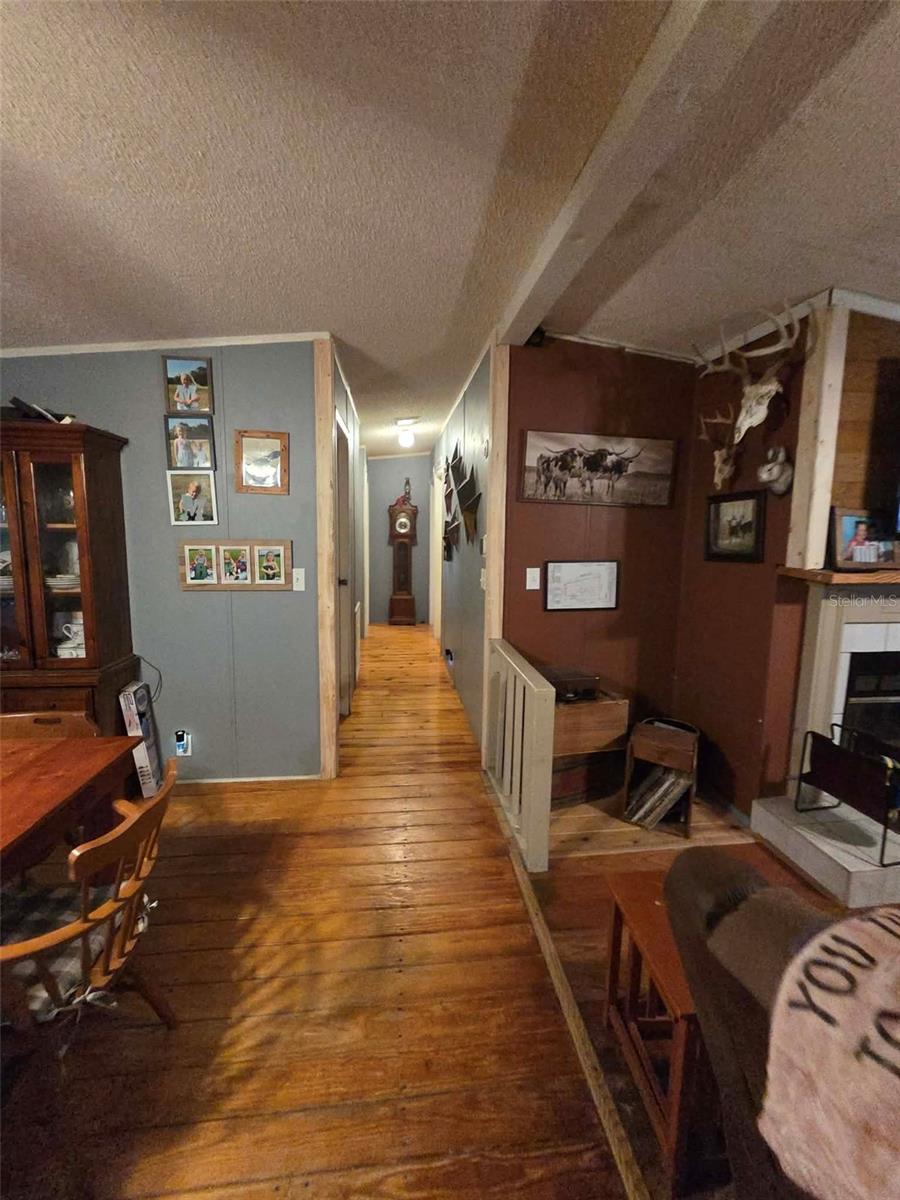 THAT PART OF W1/2 OF SE1/4 OF SE1/4 OF SE1/4 LYING - Residential