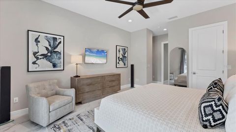 Tiny photo for 39851 Darlington Avenue, Lady Lake, FL 32159 (MLS # G5104061)