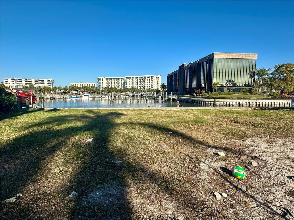 Photo of 52 Sandpiper Road, Tampa, FL 33609 (MLS # TB8464751)